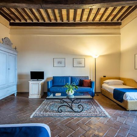 Hotel Palazzo Squarcialupi คาสเตลลินาอินเคียนติ ภายนอก รูปภาพ