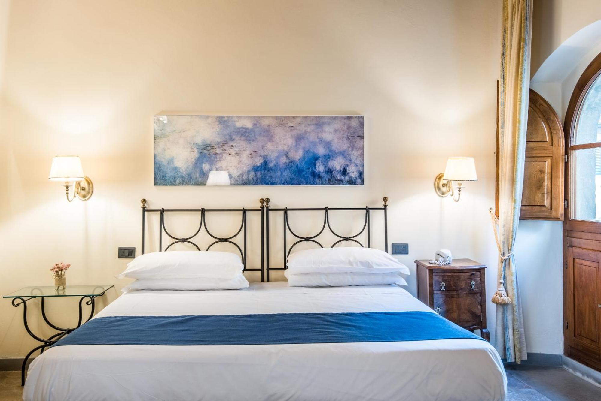 Hotel Palazzo Squarcialupi คาสเตลลินาอินเคียนติ ภายนอก รูปภาพ