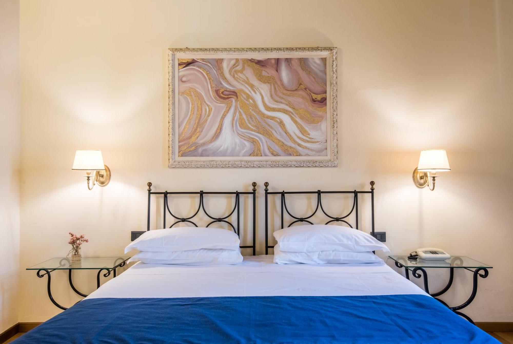 Hotel Palazzo Squarcialupi คาสเตลลินาอินเคียนติ ภายนอก รูปภาพ