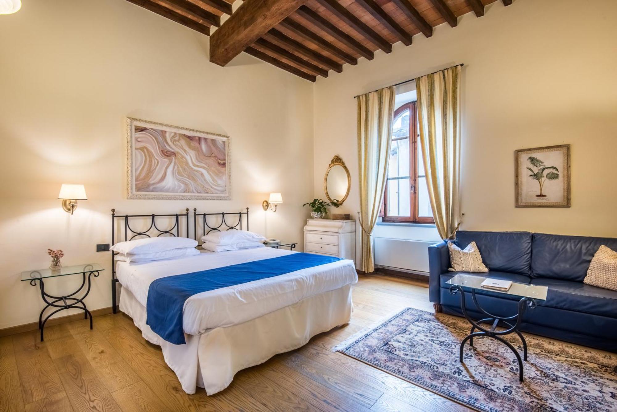 Hotel Palazzo Squarcialupi คาสเตลลินาอินเคียนติ ภายนอก รูปภาพ