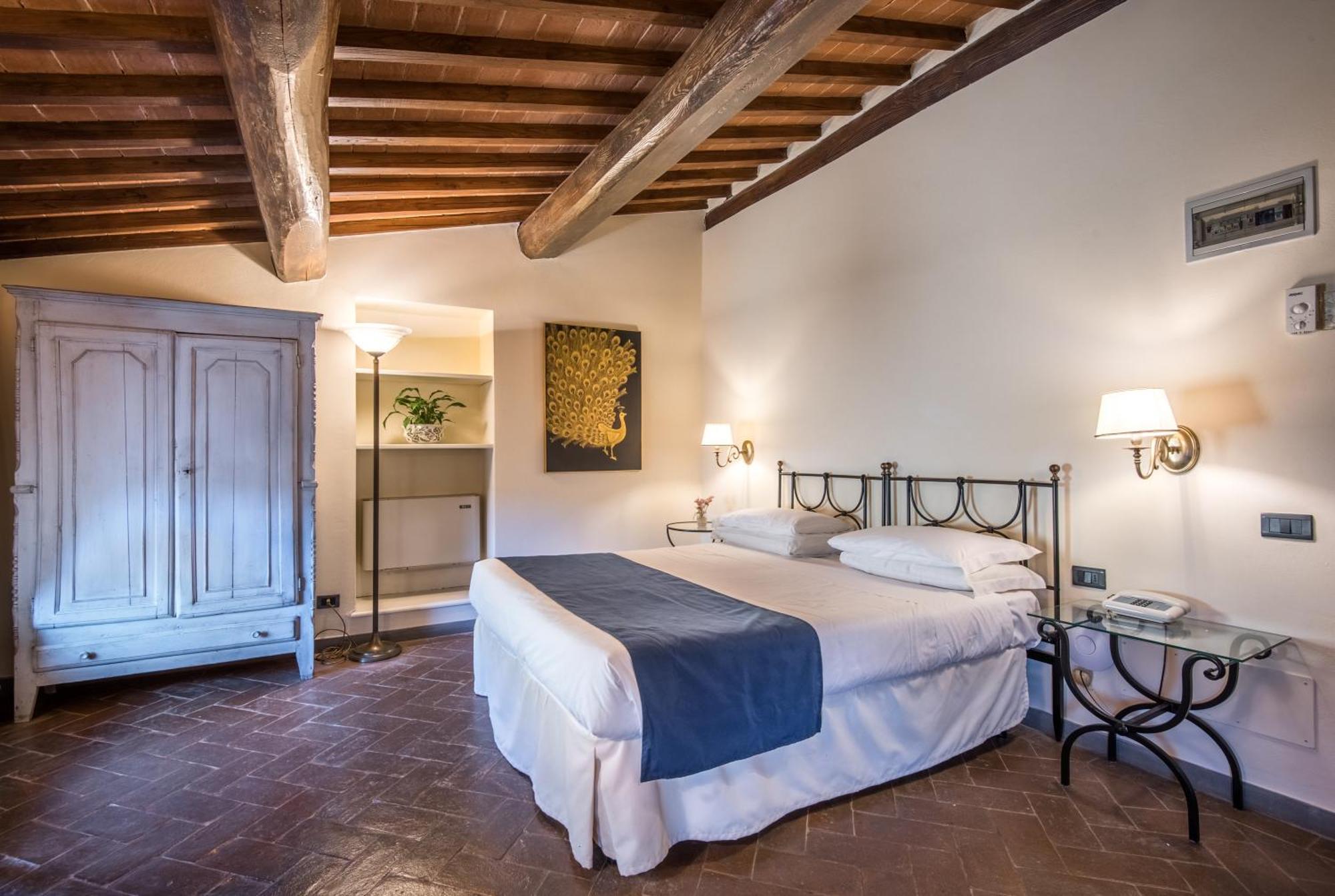 Hotel Palazzo Squarcialupi คาสเตลลินาอินเคียนติ ภายนอก รูปภาพ