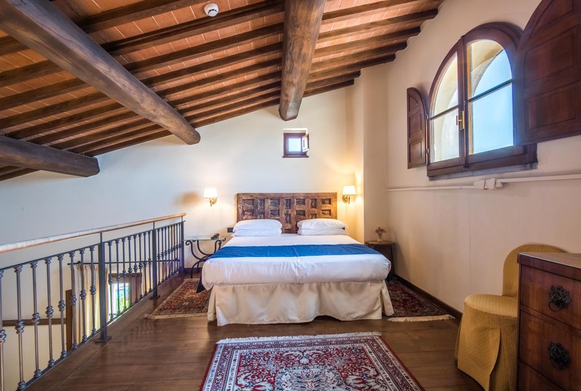 Hotel Palazzo Squarcialupi คาสเตลลินาอินเคียนติ ภายนอก รูปภาพ