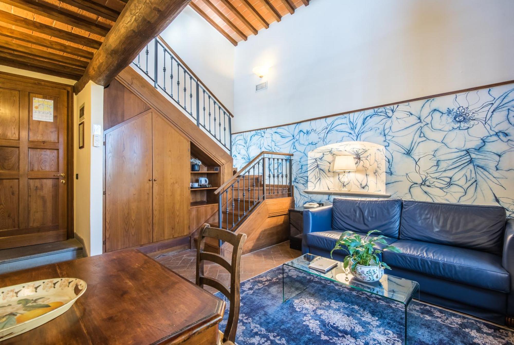 Hotel Palazzo Squarcialupi คาสเตลลินาอินเคียนติ ภายนอก รูปภาพ