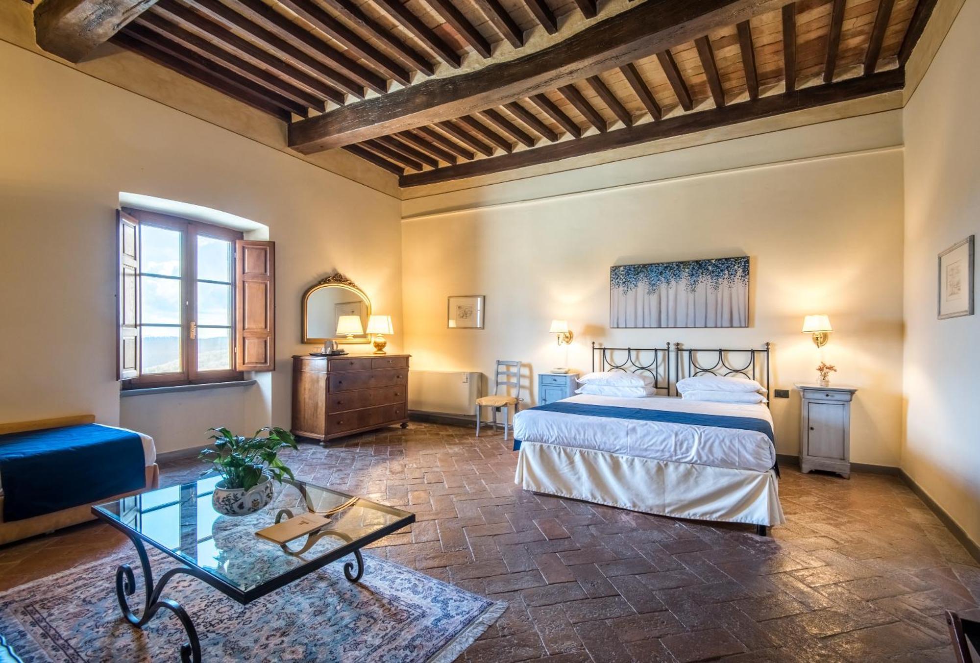 Hotel Palazzo Squarcialupi คาสเตลลินาอินเคียนติ ภายนอก รูปภาพ